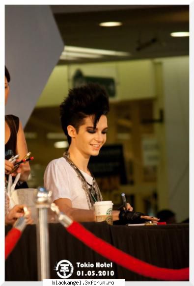 Poze - un ingerash cu cornitze - Bill Kaulitz