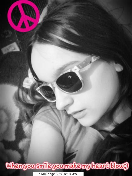 imi place parul tau :nebun: 

hai ca pun, ca sa nu zici ca-s rea :rotfl: 
just editatexd poze cu noi